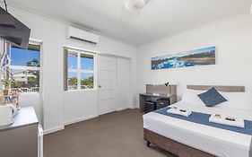 Lees Hotel