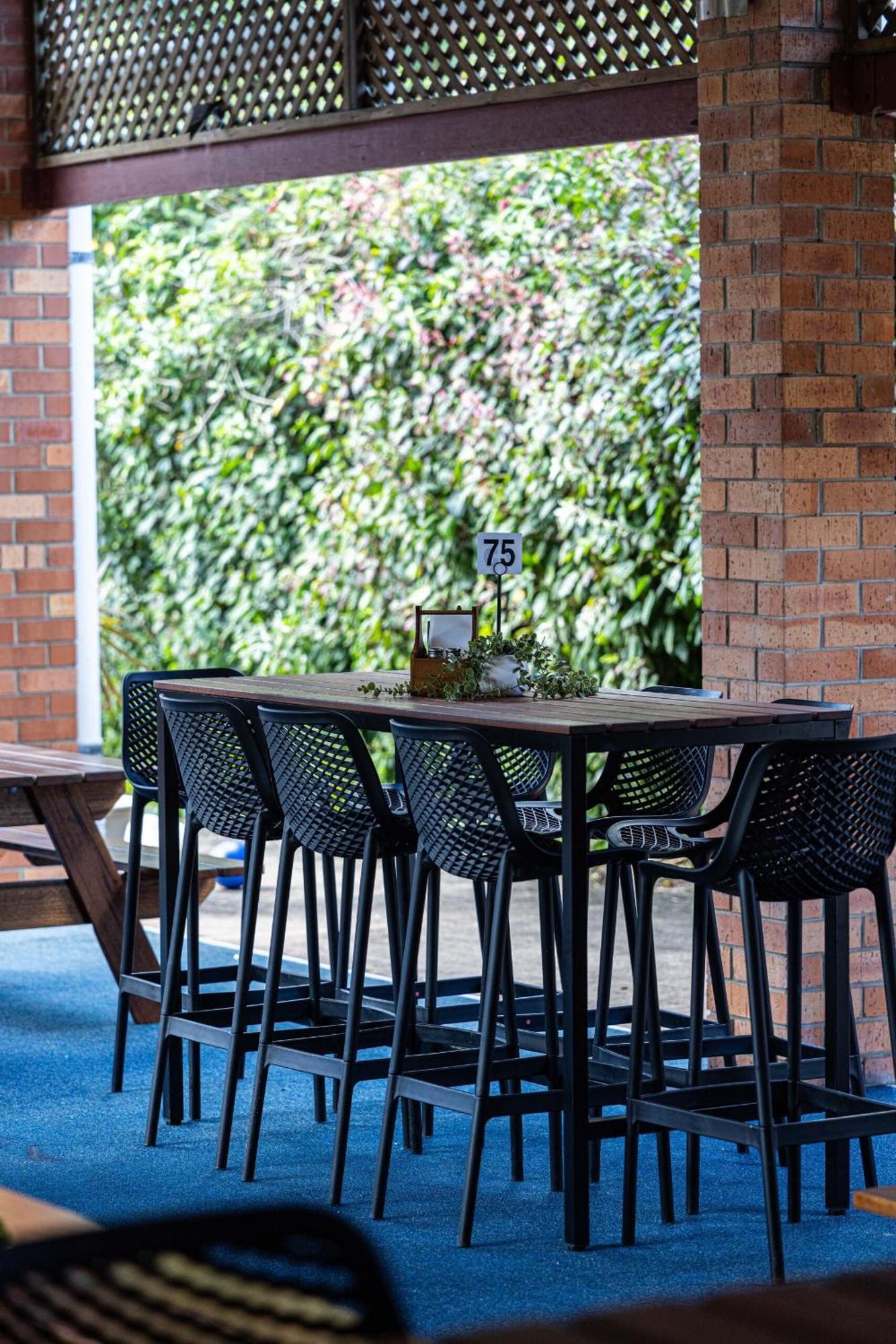 Lees Hotel Ingham Exterior photo