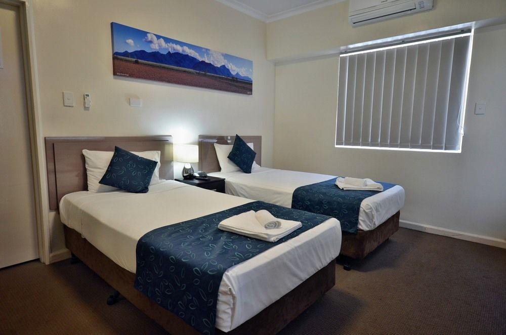 Lees Hotel Ingham Exterior photo